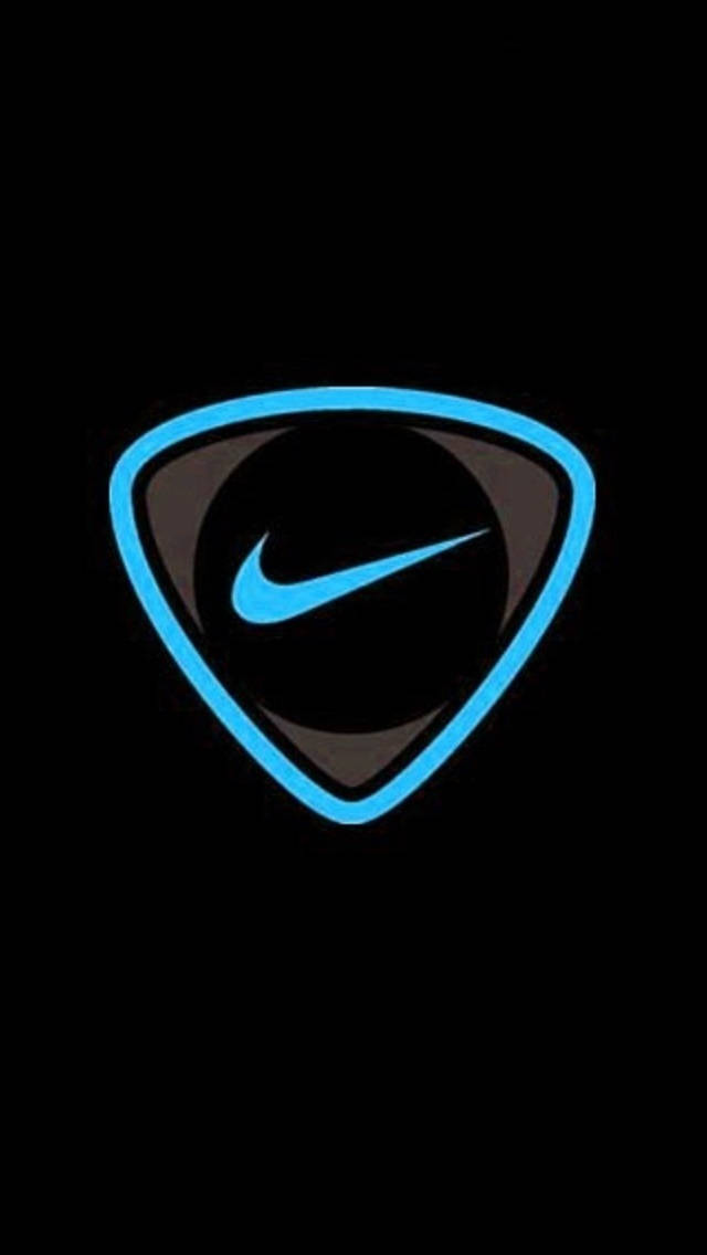 黑色背景上結他撥片內的藍色Nike標誌