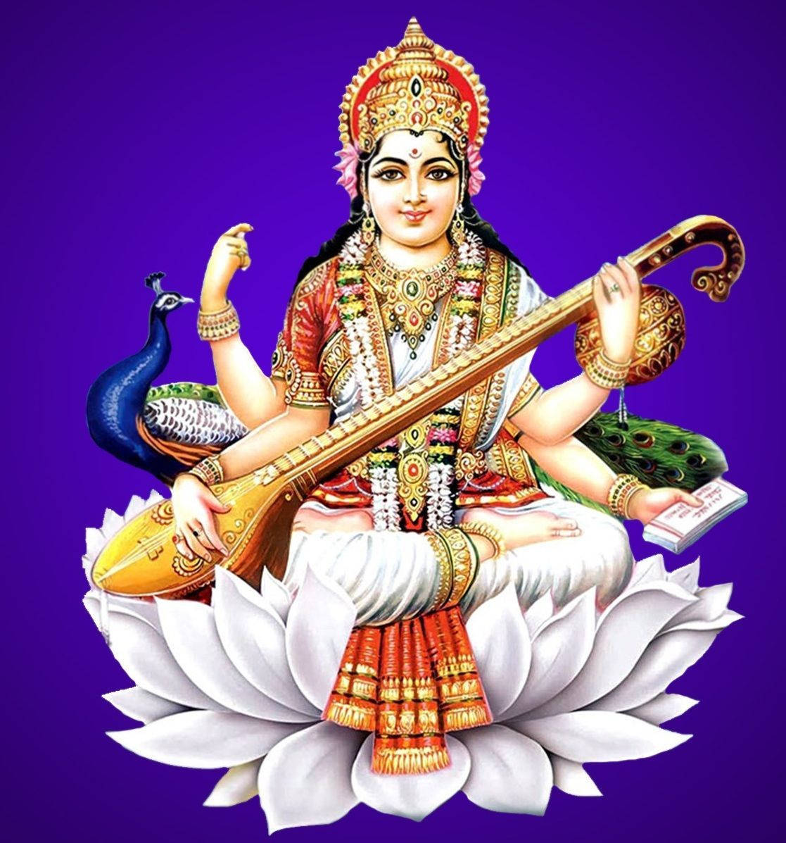藍色背景的薩拉斯瓦蒂女神 壁紙 — 一位神聖的女神佩戴著金色和紅色的珠寶，優雅地坐在白色蓮花上，手持維納琴，旁邊有一隻孔雀，背景是深紫色。