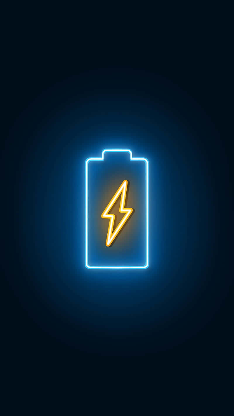 藍色霓虹電池與閃電符號 壁紙 — 一個發光的霓虹燈電池圖標，帶有閃電符號，在深色漸變背景上散發出明亮的藍色和黃色光芒。