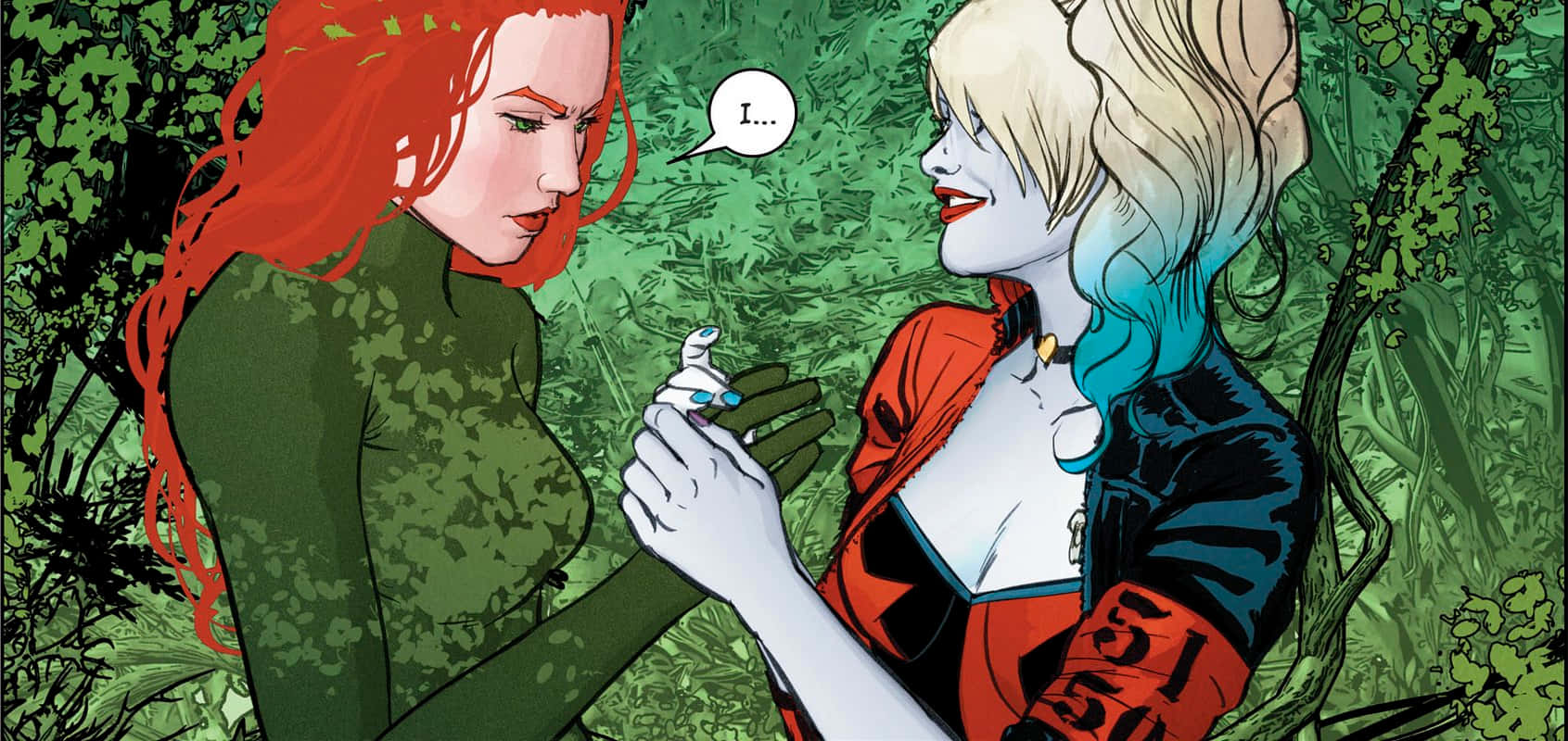 Harley Quinn And Poison Ivy 桌布 壁紙 — 藍色頭髮的哈莉·奎茵在茂密的綠色森林中向毒藤女遞上一個小物件。