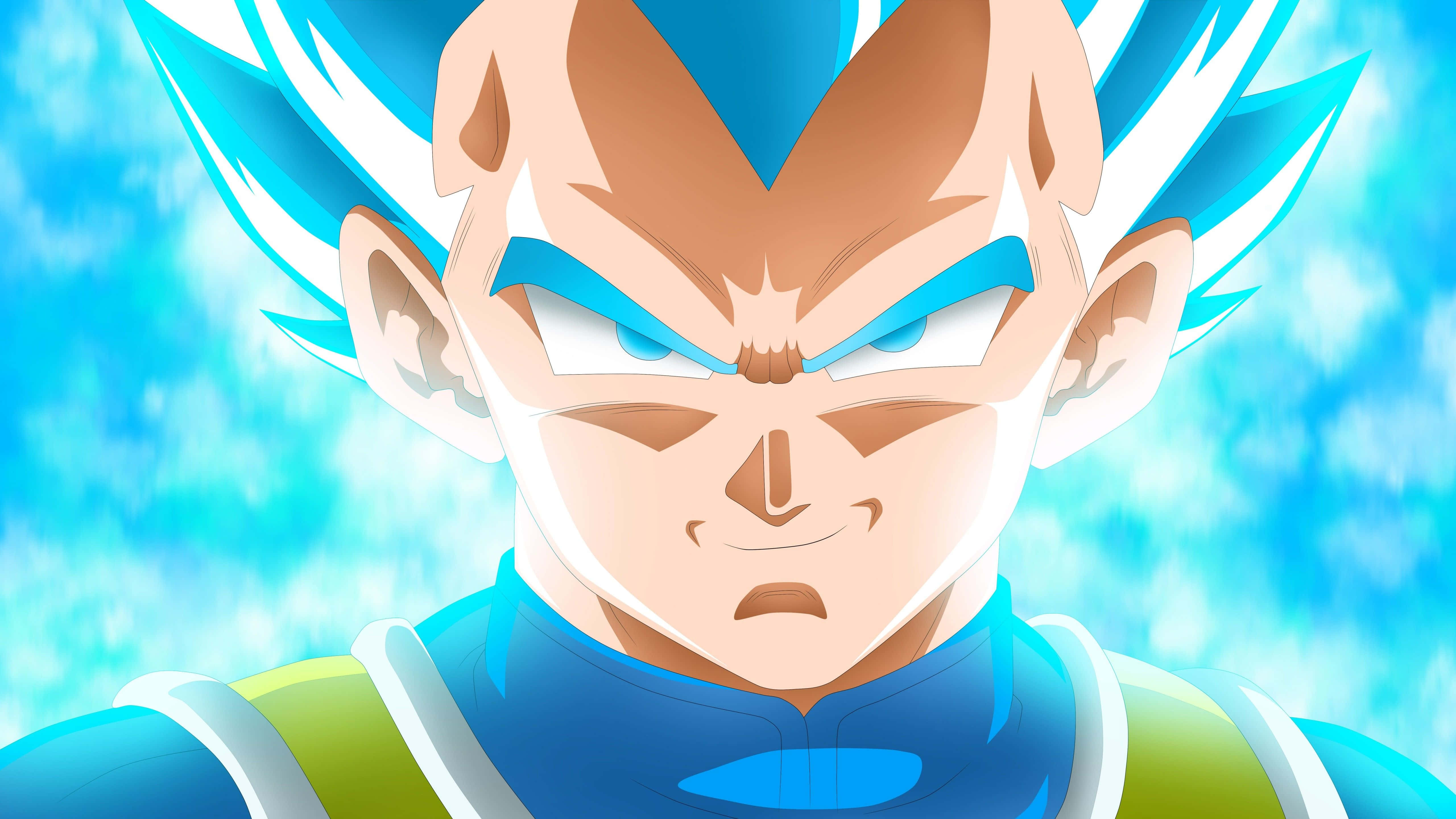 Vegeta Super Saiyan 桌布 壁紙 — 藍髮動漫戰士特寫，銳利眼神映襯明亮藍色多雲天空。