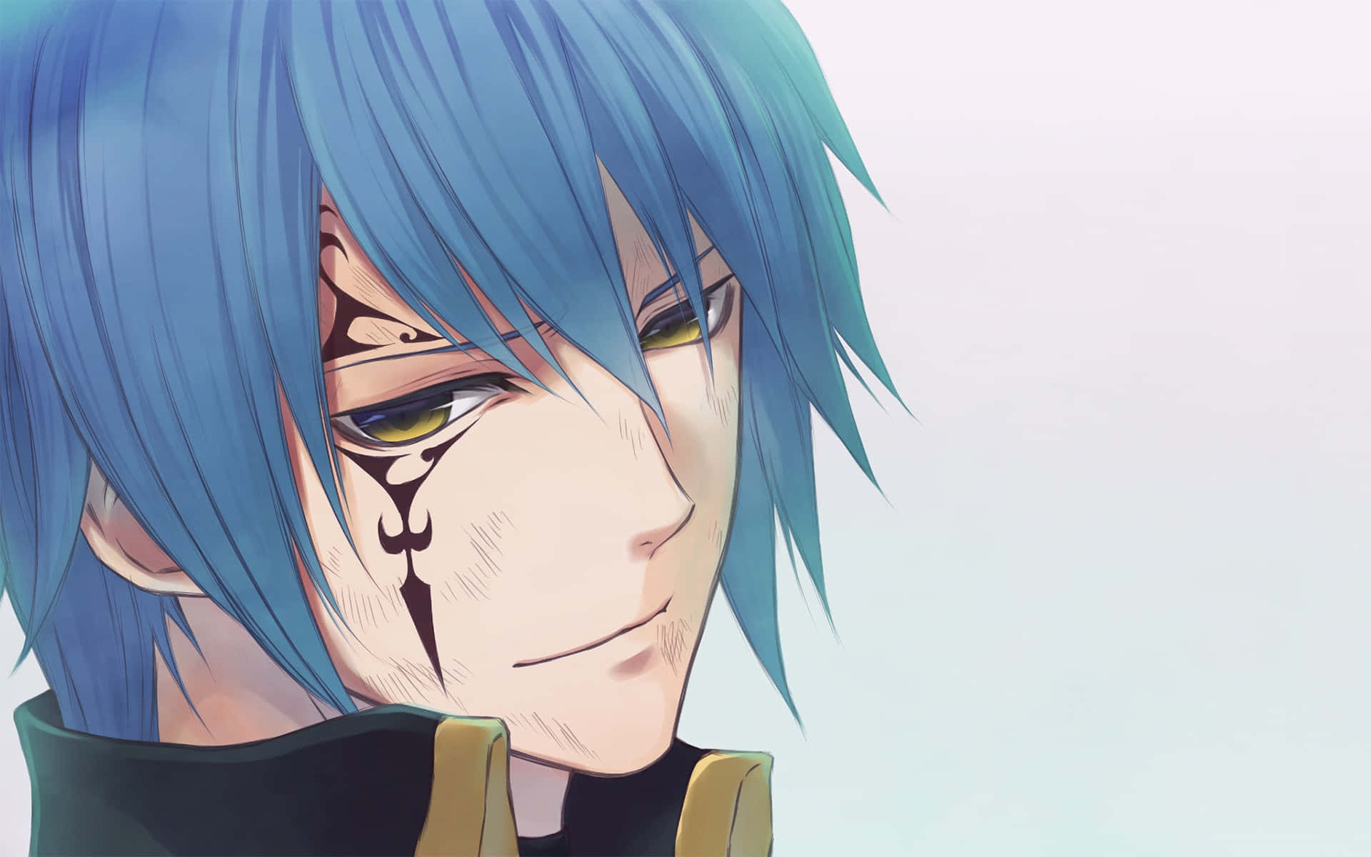 Jellal Fernandes 桌布 壁紙 — 藍髮動漫角色特寫，擁有複雜的面部紋身和金色眼睛，背景為柔和漸變色。