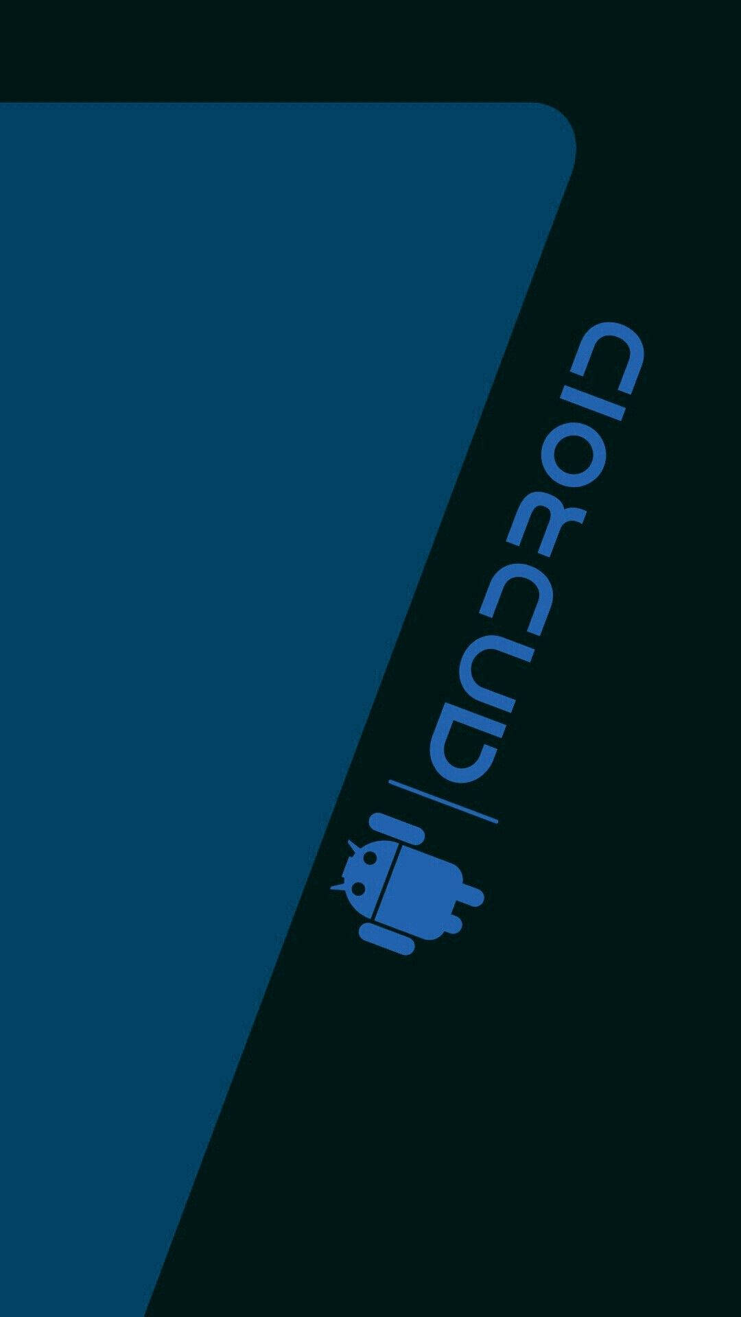 Android標誌和文字，位於藍色和黑色分割的背景上。