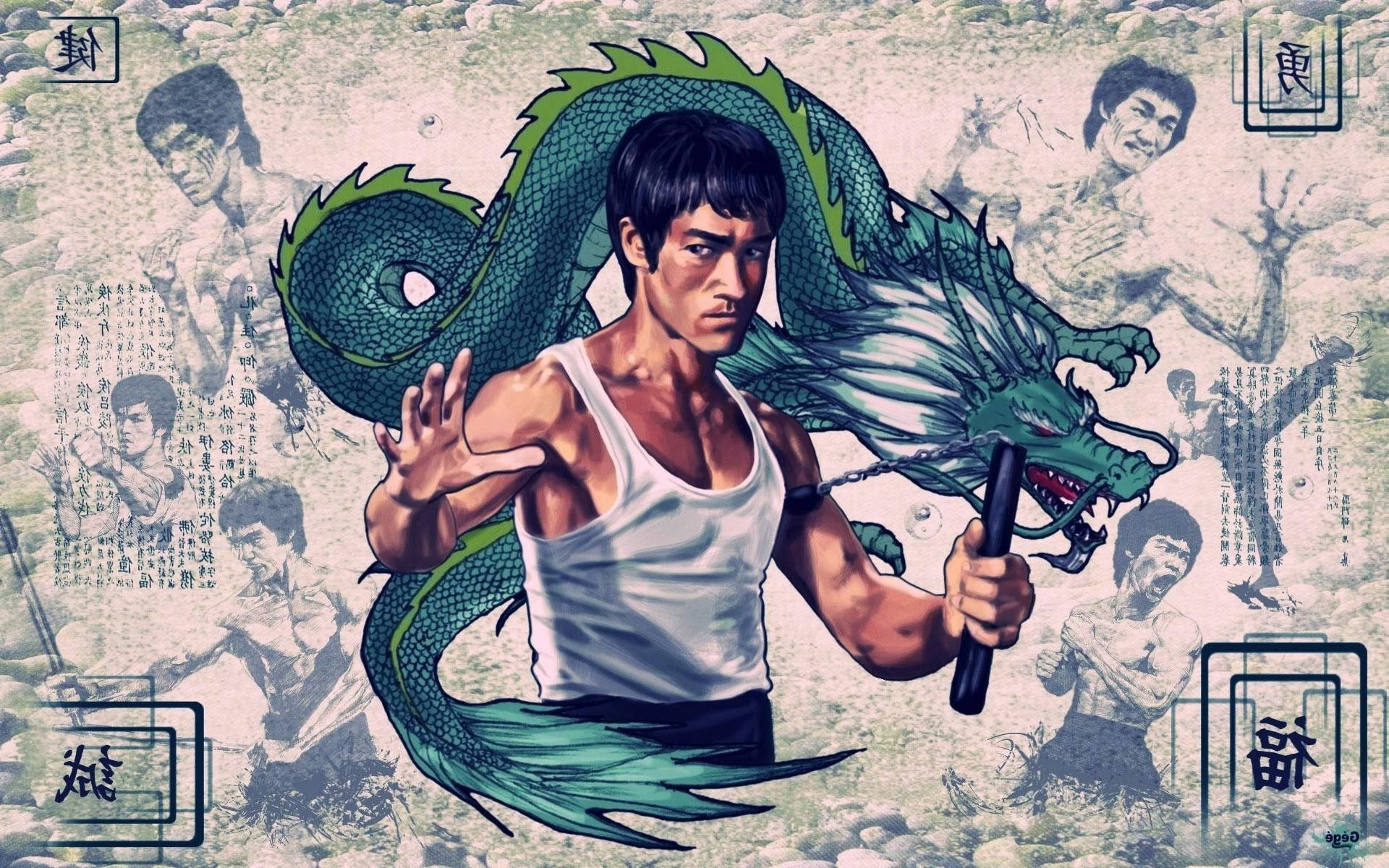 李小龍以武術姿勢站立，身後有綠龍，背景為拼貼畫。
