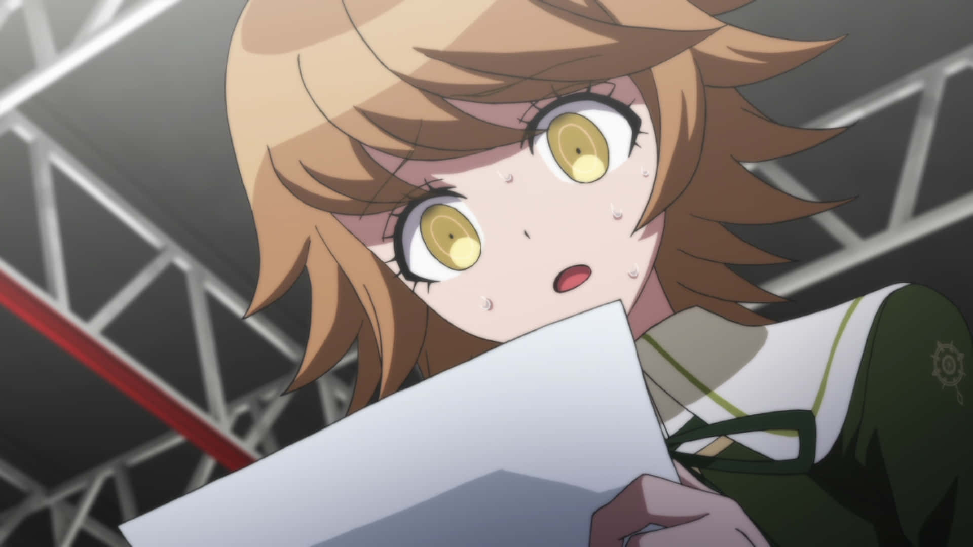 藤崎千尋閱讀Danganronpa頭像 壁紙 — 一個驚訝的動漫女孩，棕色頭髮，黃色大眼睛，在金屬結構中拿著一張紙。
