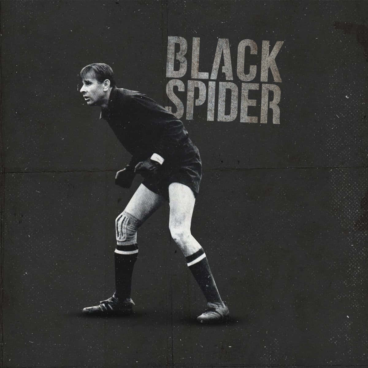 橄欖球運動員復古黑白照片，帶有「BLACK SPIDER」文字。
