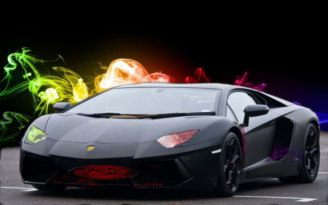 黑色林寶堅尼 Aventador 在黑暗環境中帶有彩色煙霧效果。