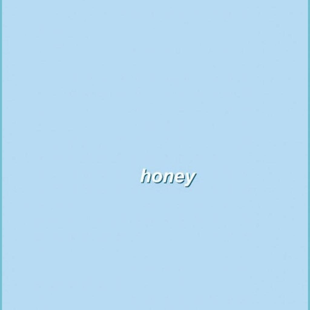 蜂蜜優雅嬰兒藍 壁紙 — 「honey」呢個詞漂浮喺柔和嘅粉藍色背景上，帶有微妙嘅漸變邊框。