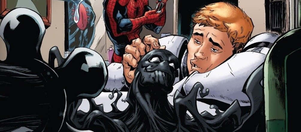 Flash Thompson 桌布 壁紙 — 蜘蛛俠在漫畫格中面對一個威脅性的黑色共生體生物，籠罩著一個驚恐的年輕人。