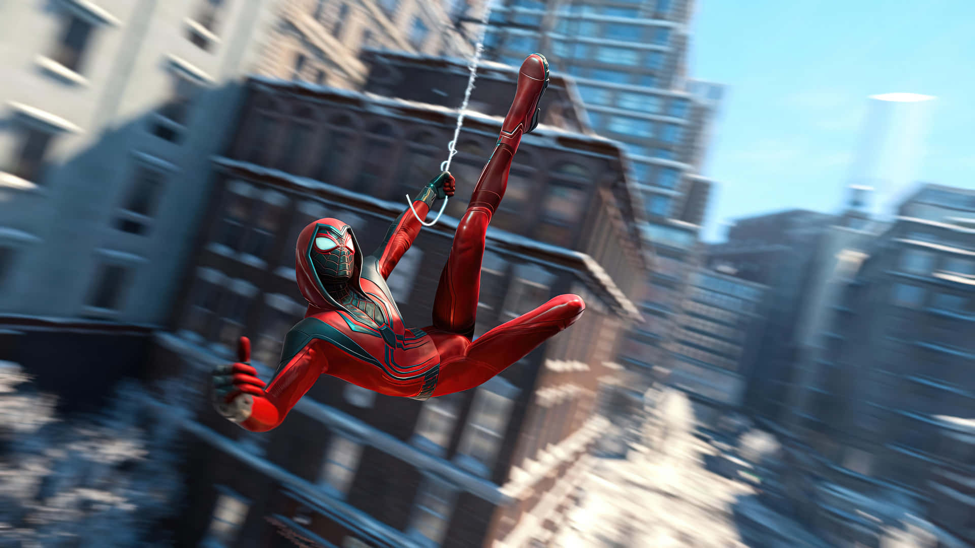 Miles Morales 動漫 桌布 壁紙 — 蜘蛛俠在陽光普照的城市景觀中動態擺盪，動態模糊強調了速度和敏捷性。