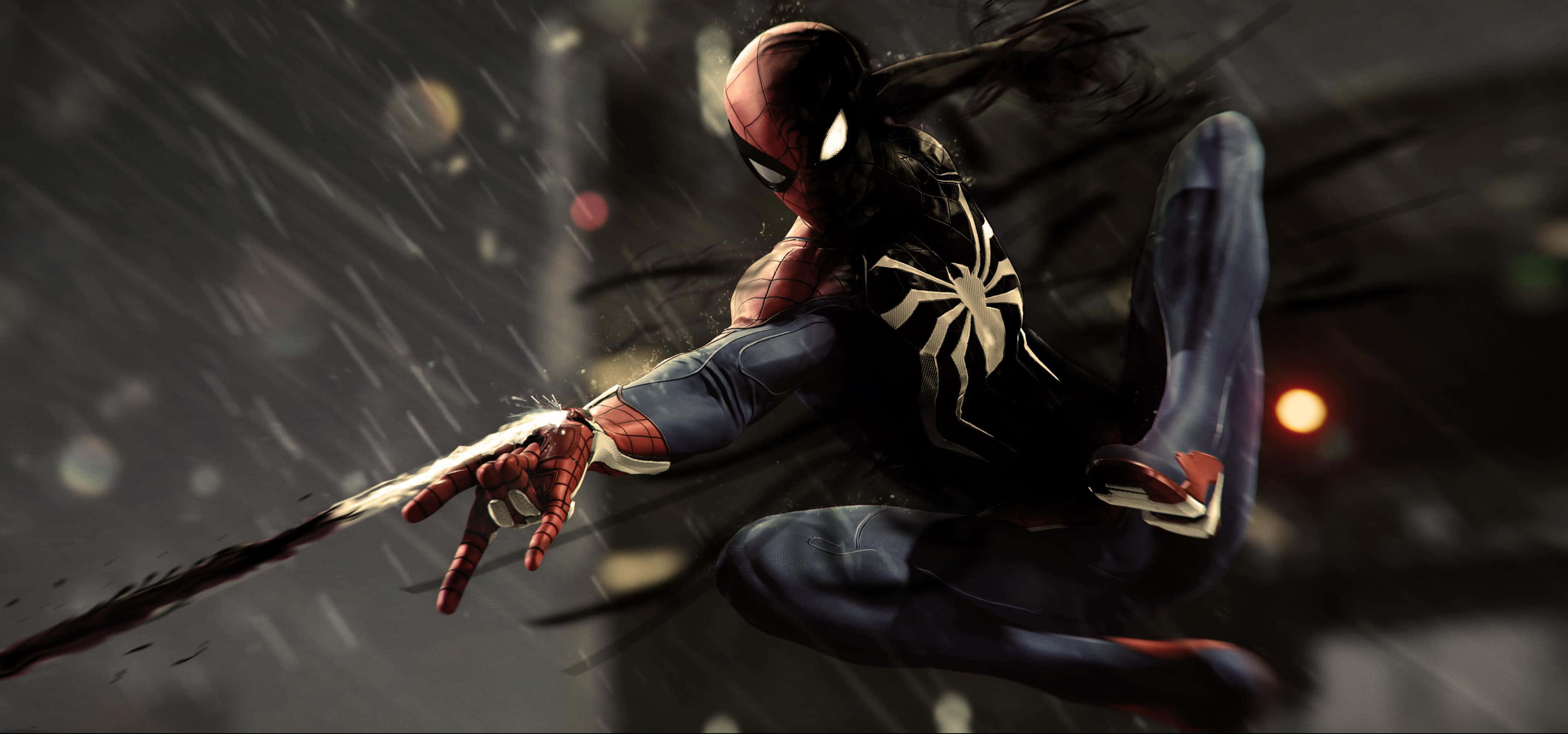 Spider-man Web Slinging 桌布 壁紙 — 蜘蛛俠在雨中城市景觀中以動態姿勢擺盪，帶有動態模糊和發光的燈光。