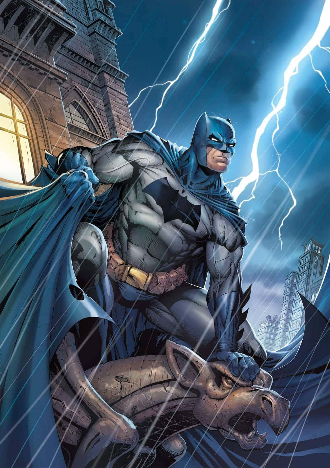 Batman The Dark Knight Returns 桌布 壁紙 — 蝙蝠俠在暴風雨的天空下挑釁地站在石像鬼上，閃電照亮了他裝甲的身形。