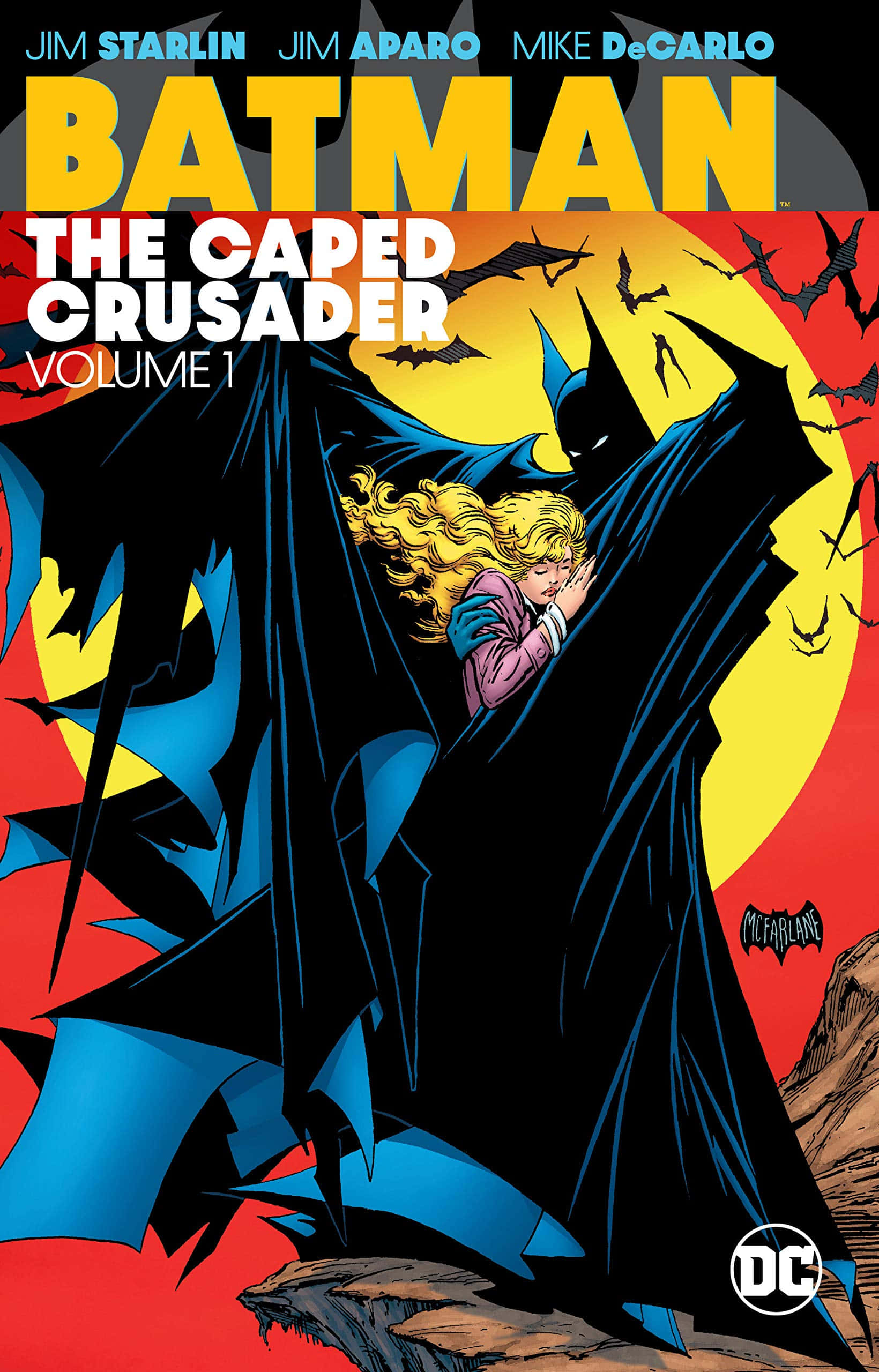 The Caped Crusader 桌布 壁紙 — 蝙蝠俠穿著標誌性斗篷，在熾熱的夕陽和飛翔的蝙蝠背景下擁抱一位金髮女子。