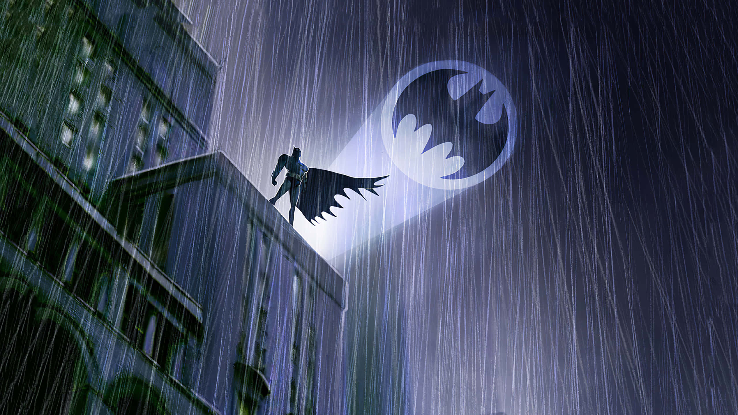 Bat Signal 桌布 壁紙 — 蝙蝠俠站在被雨水浸濕的屋頂上，在發光的蝙蝠標誌下形成剪影，垂直的雨絲劃破夜空。