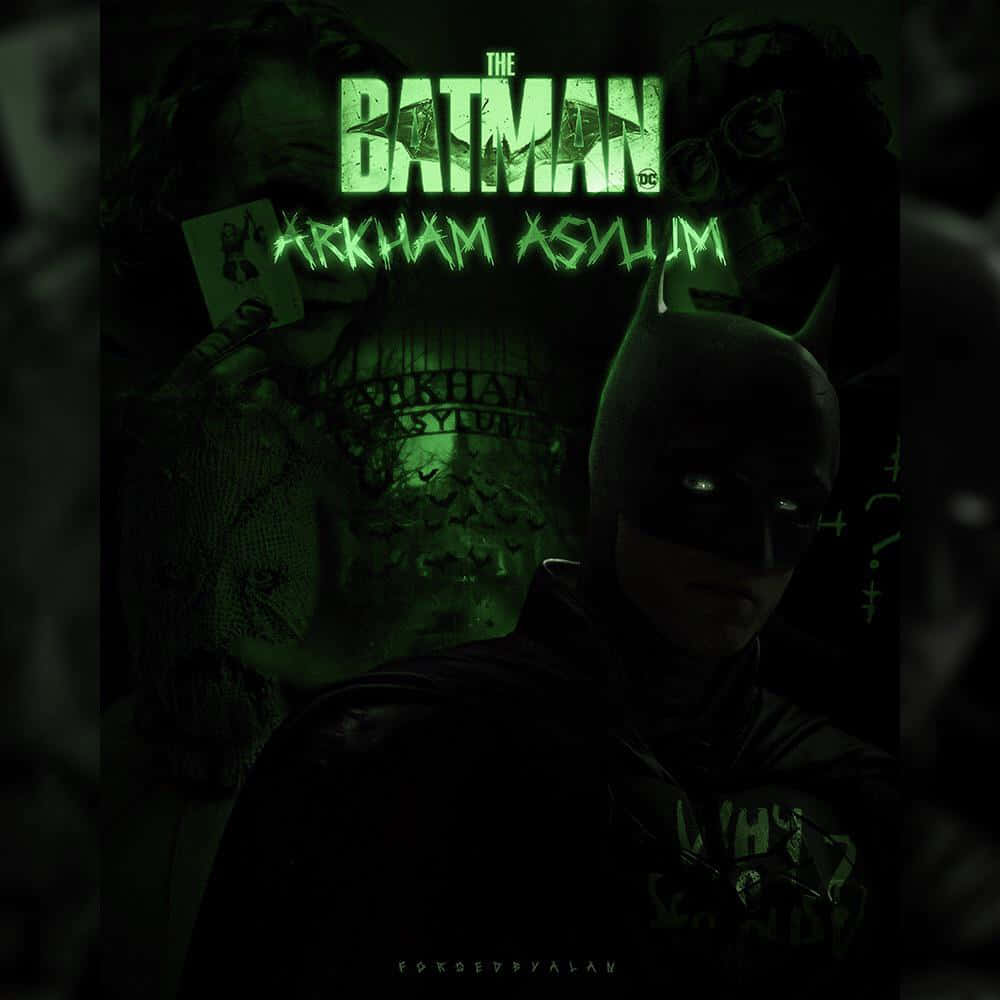 Arkham Asylum 桌布 壁紙 — 蝙蝠俠站在陰暗的綠色燈光中，背後閃爍著小丑和阿卡漢瘋人院的文字。