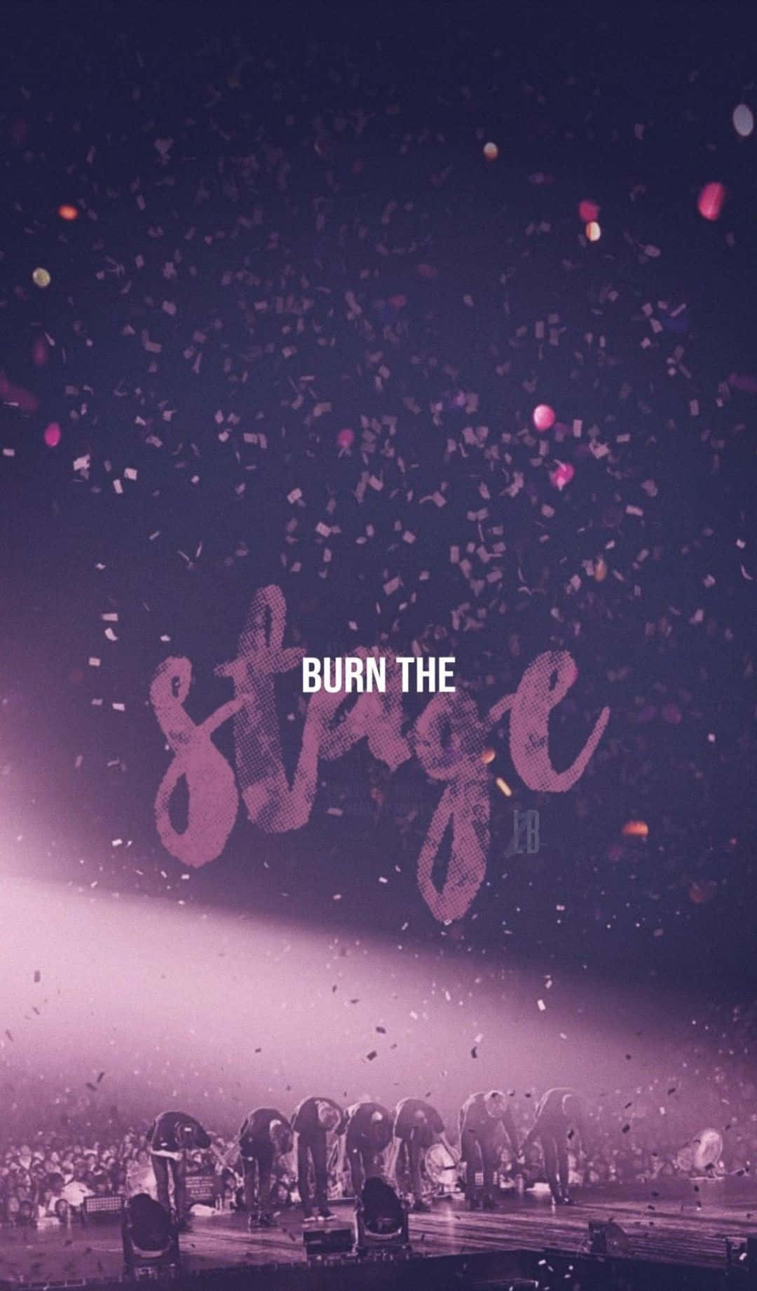 Bts Stage 桌布 壁紙 — 表演者在音樂會舞台上鞠躬，紫色聚光燈下五彩紙屑如雨般落下，粗體文字寫著 burn the stage。