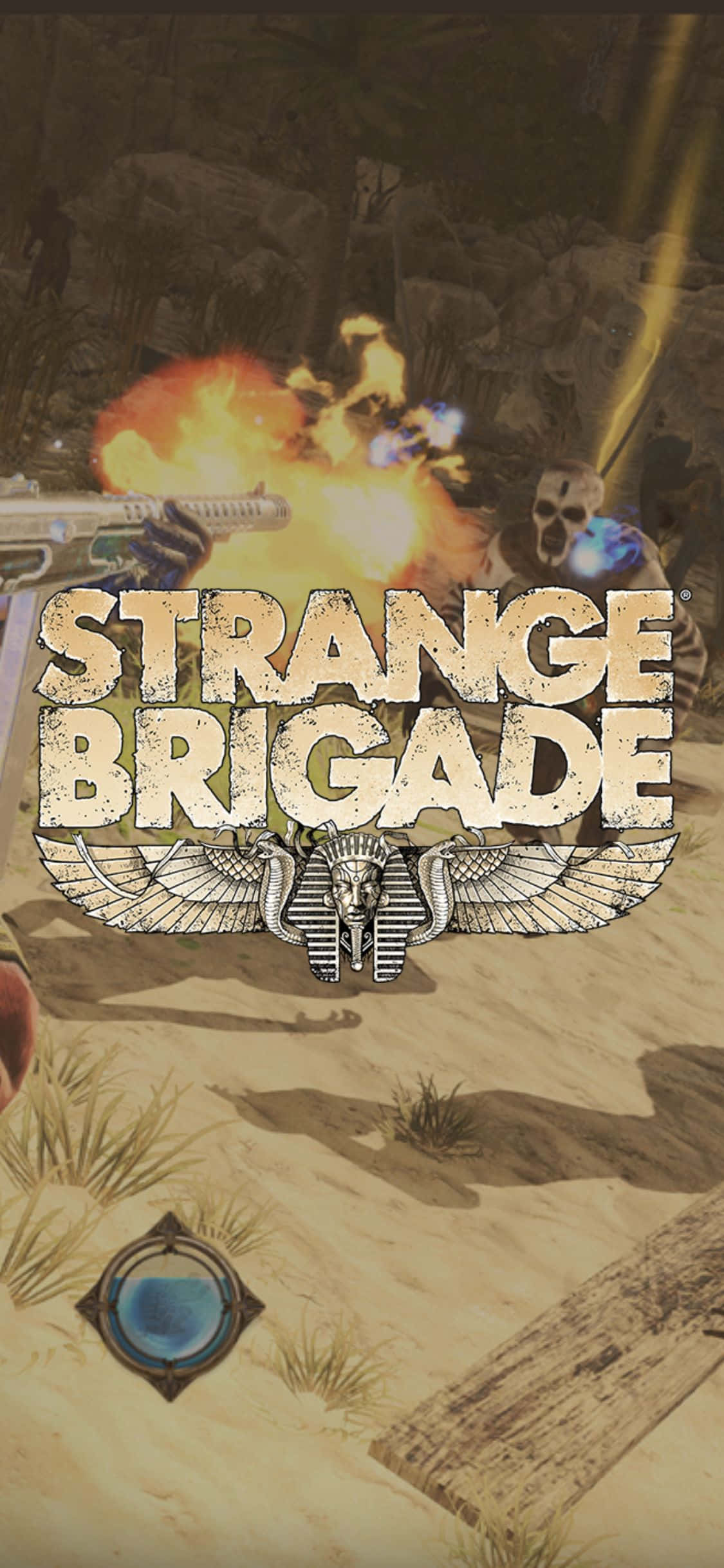 角色射擊殭屍 iPhone X Strange Brigade 背景 壁紙 — 沙漠廢墟中爆發熾熱的槍火，『Strange Brigade』標誌在古埃及圖案上方發光。