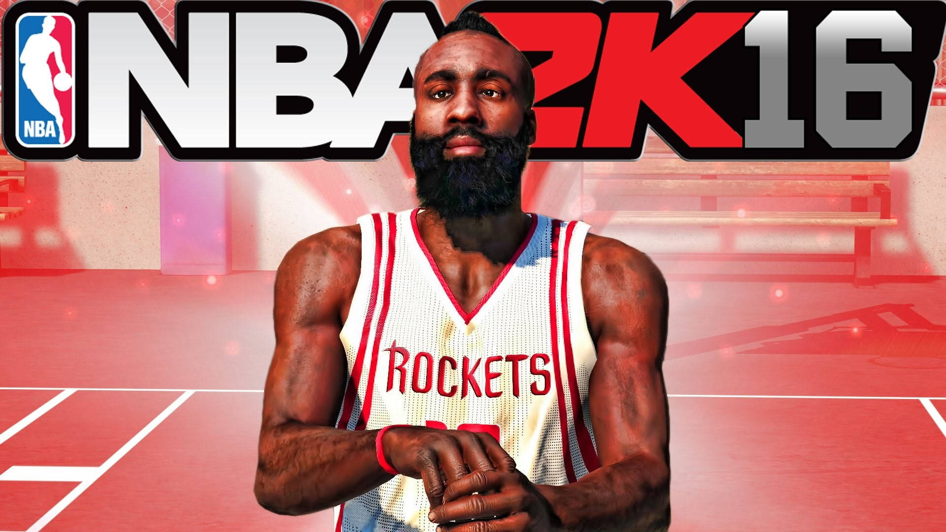 詹姆斯·哈登 NBA 2K16 壁紙 — NBA 2K16 封面，James Harden 身穿侯斯頓火箭隊球衣站在籃球場上，配以大膽的紅白圖案。