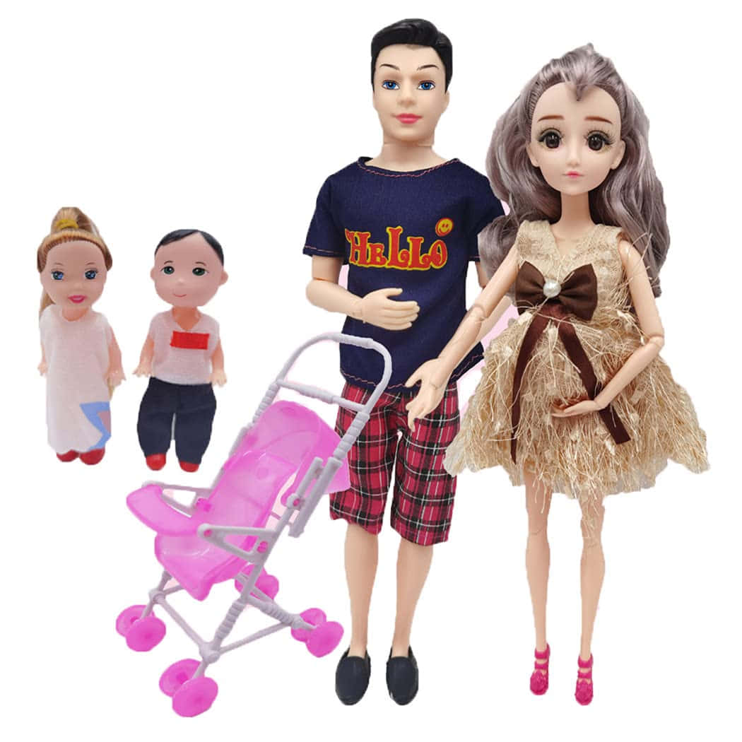 讓孩子盡情玩樂的經典玩具 壁紙 — 一個公仔家庭，有一位懷孕的女人和一個男人，拿著一部粉紅色嬰兒車，旁邊有兩個較小的兒童公仔。