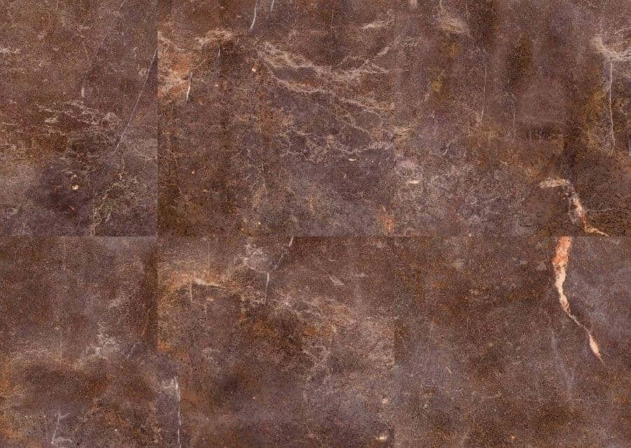 Brown Marble 桌布 壁紙 — 豐富的棕色大理石瓷磚，帶有複雜的金色紋理和細膩質感，營造出豪華的地板表面。