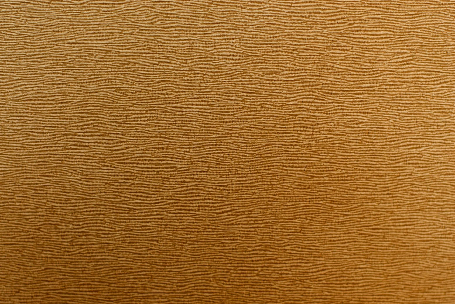Brown Texture 桌布 壁紙 — 豐富的金棕色紋理壁紙特寫，帶有波浪形水平脊線和微妙的漸變照明。