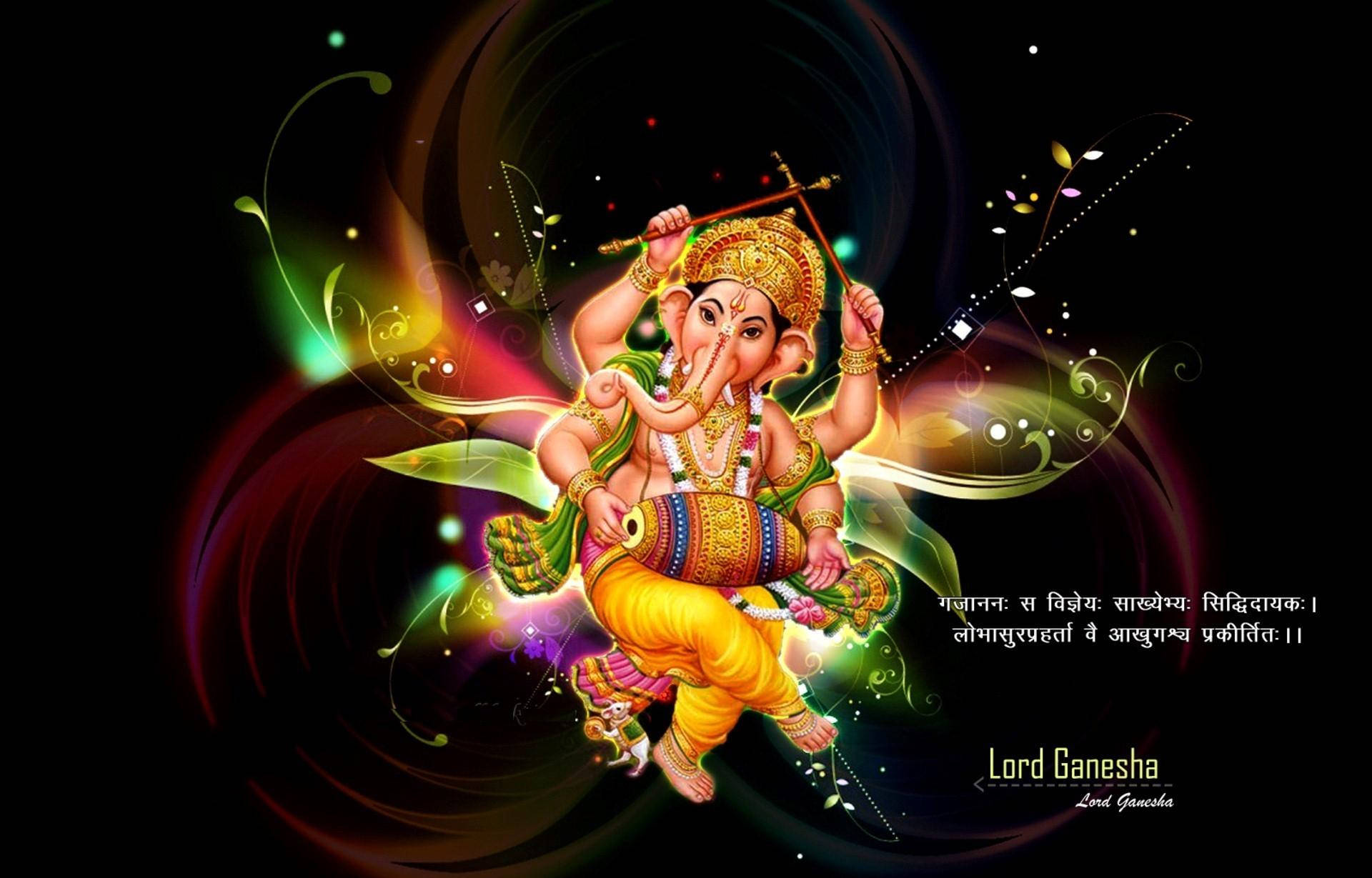 象頭神甘尼薩3D插畫，手持鼓樂 壁紙 — 象神 Lord Ganesha 的鮮豔數位插圖，飾有金色珠寶和色彩繽紛的服飾，手持武器和狼牙棒，周圍環繞著旋轉的霓虹燈光和花卉圖案，背景為黑暗的宇宙。