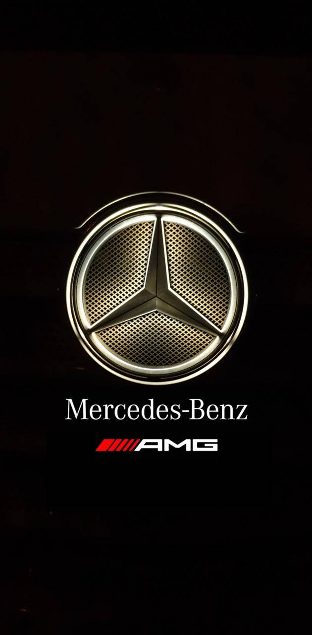 豪華梅賽德斯-AMG標誌 壁紙 — 發光的Mercedes-Benz AMG標誌，在黑暗背景上帶有金屬光澤和紅色點綴。