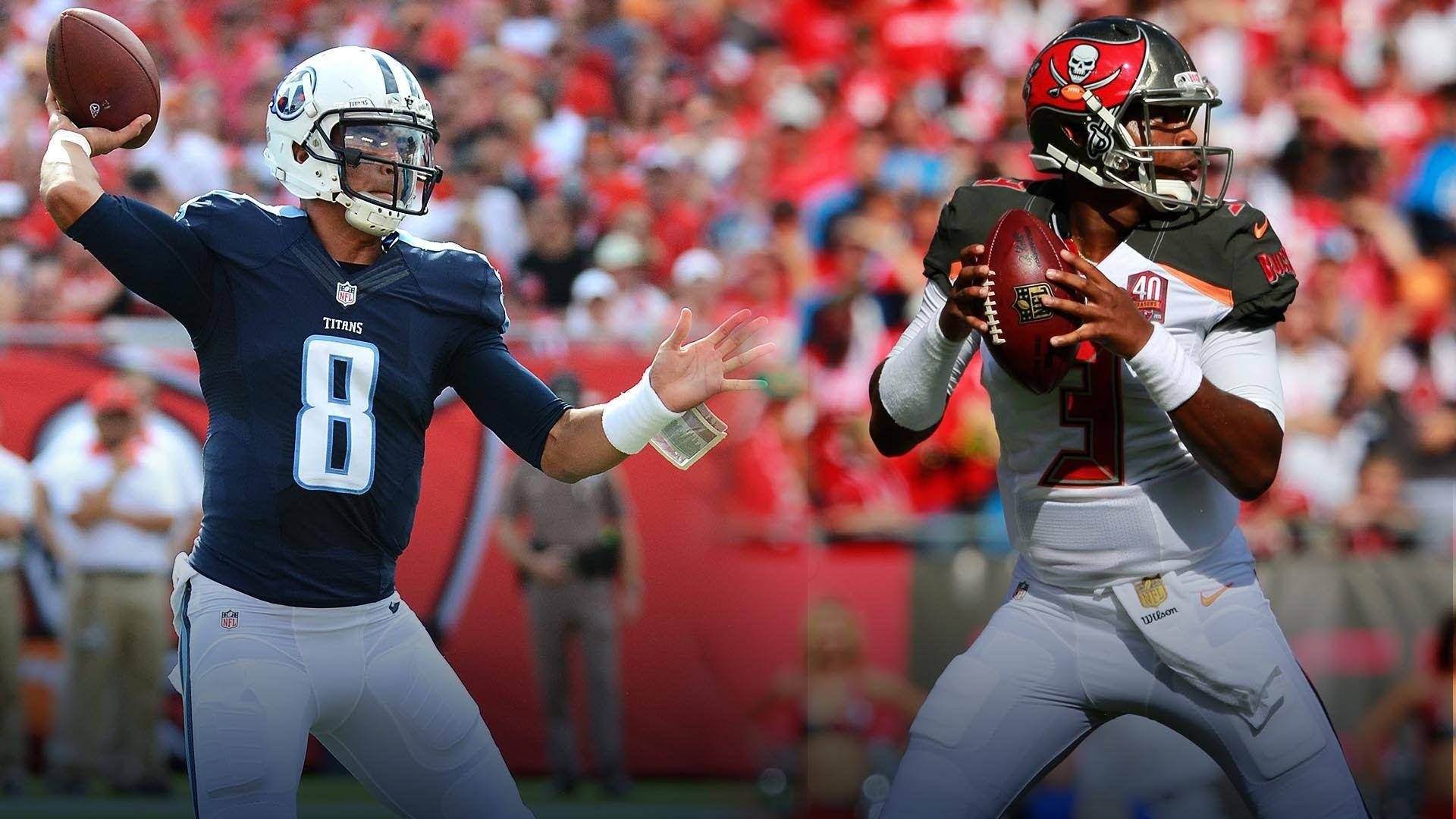 賈梅斯·溫斯頓職業足球員 壁紙 — 兩位NFL四分衛在陽光照耀的球場上比賽，背後有模糊的紅色座位上的球迷。