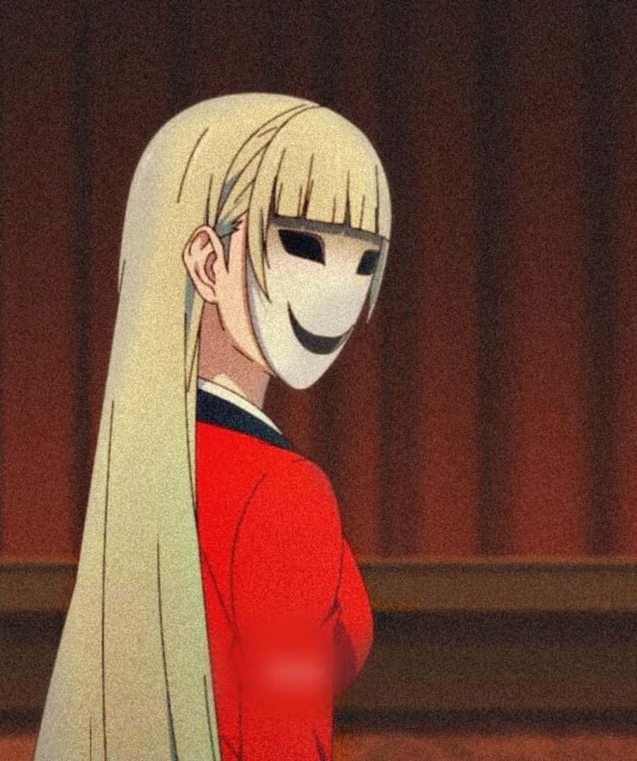 《賭博默示錄》中的目黑栞 壁紙 — 一個金髮動漫女孩穿著紅色校服，戴著白色面具，咧嘴大笑，背景是深紅色窗簾。