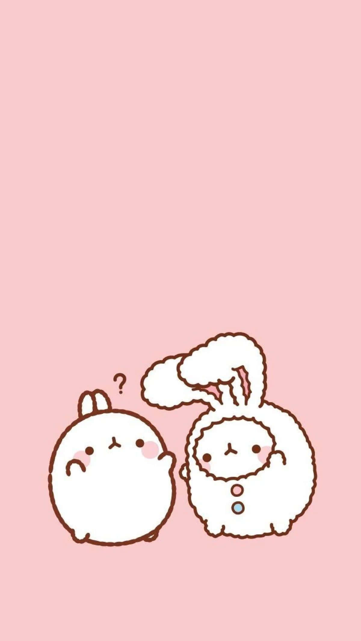 「超可愛 Kawaii 小熊！」 壁紙 — 兩隻可愛的白色兔仔角色，帶有棕色輪廓和粉紅色的臉頰，在柔和的粉紅色背景上緊貼站立。