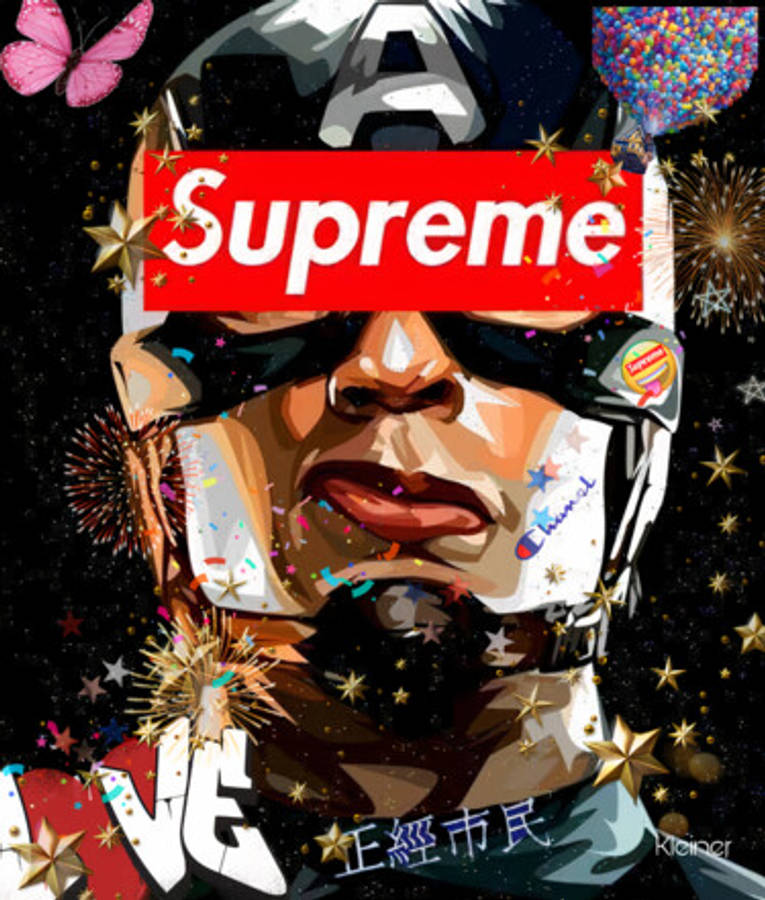 超級英雄極致美國隊長 壁紙 — 一個戴著頭盔、帶有紅色Supreme標誌的人物風格化肖像，背景是星空、煙花和蝴蝶。