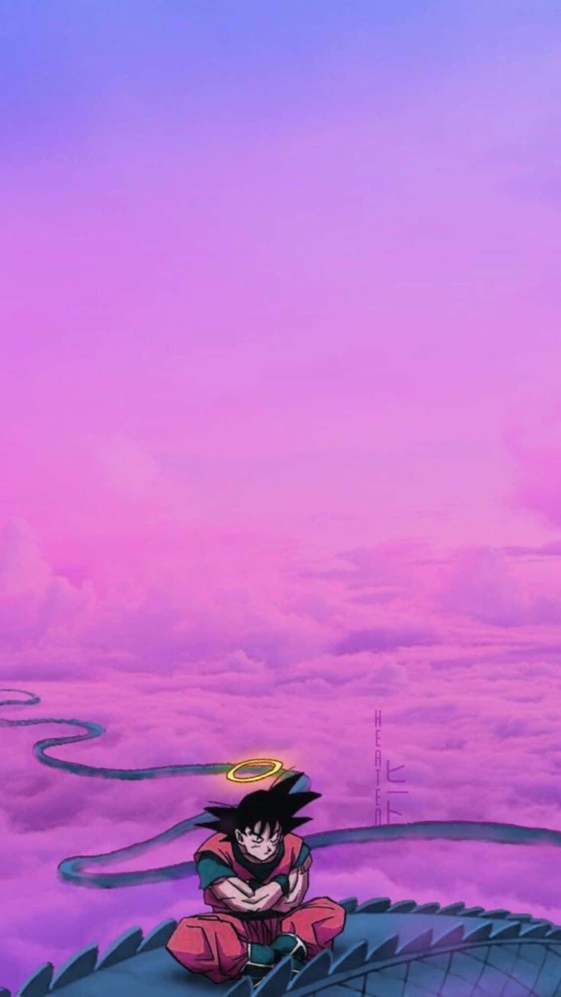超級賽亞人悟空爆發強大能量 壁紙 — 年輕的悟空盤腿坐在龍背上，背景是夢幻的粉紫色天空，佈滿雲朵。