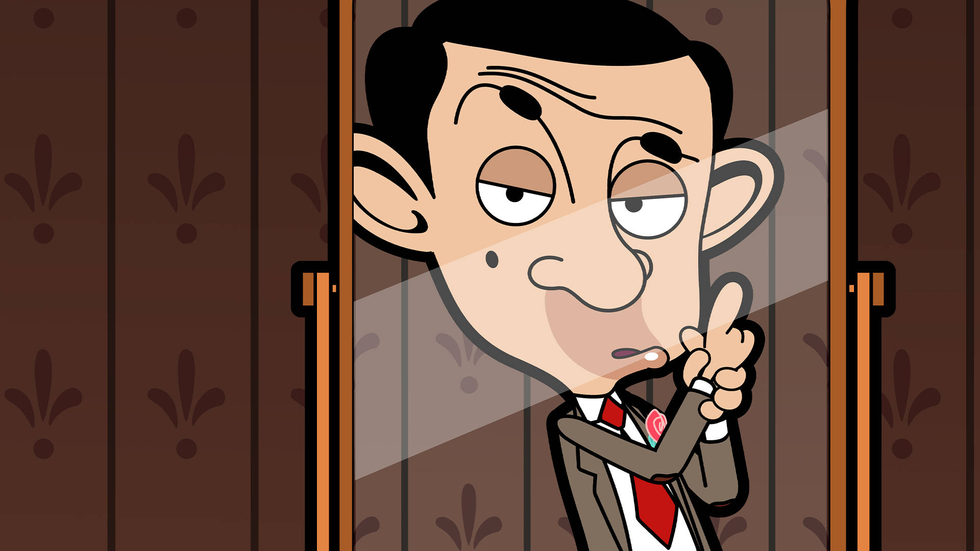 超級間諜憨豆先生鏡前造型 壁紙 — Mr Bean 從木門後探頭出來，露出頑皮的笑容並豎起手指。