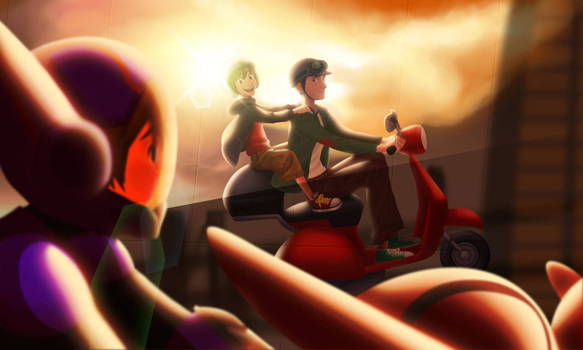 《超能陸戰隊》Hiro 想象飛行 壁紙 — 兩個微笑的動漫角色騎著紅色滑板車穿過金色日落，帶有抽象的前景形狀。