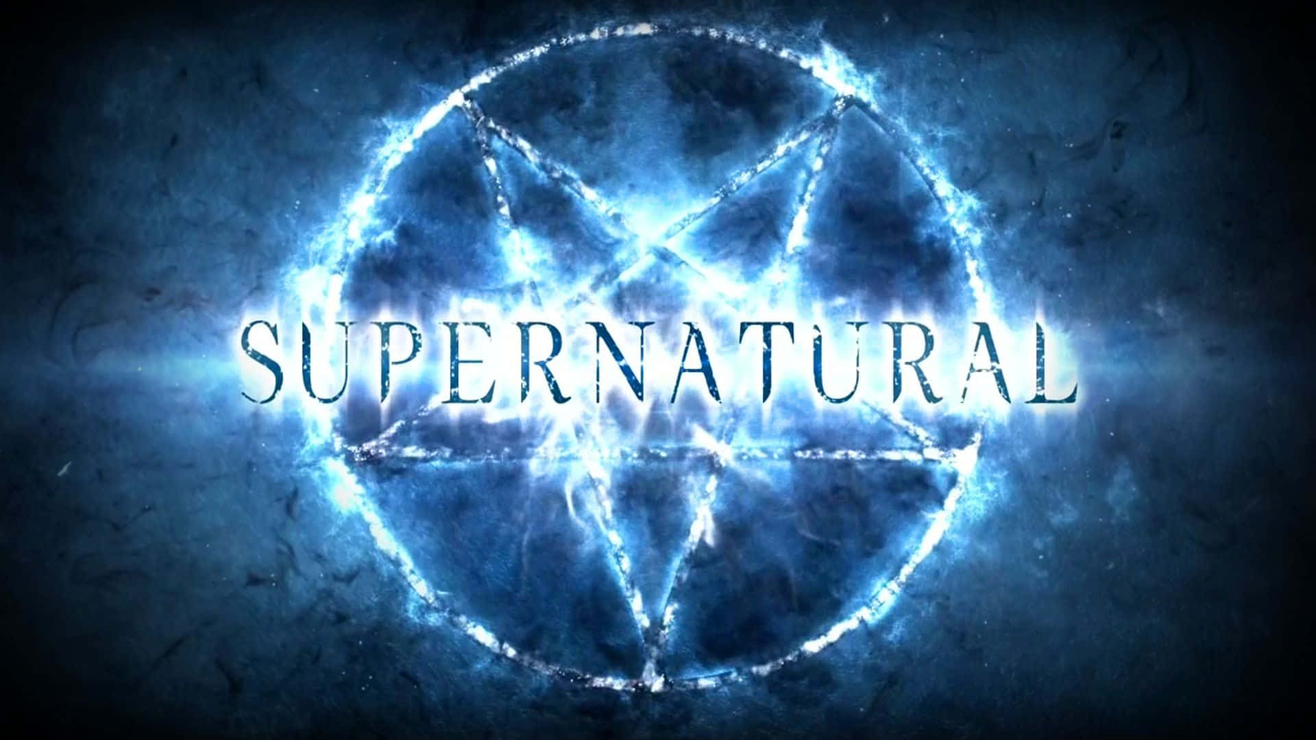 發光藍色五角星，帶有 'SUPERNATURAL' 文字，在深色紋理背景上。