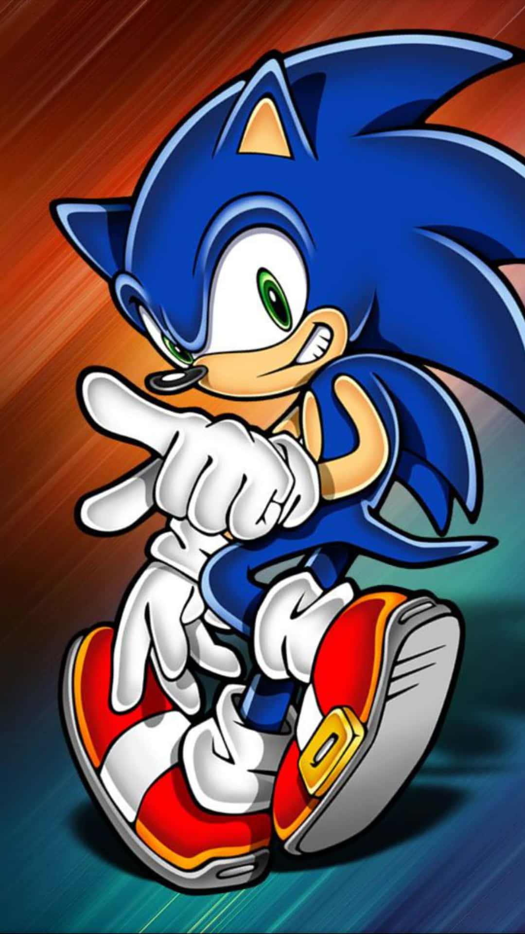 Sonic Adventure HD 桌布 壁紙 — 超音鼠自信地咧嘴笑著，在橙色和藍綠色的條紋背景前向前衝刺。