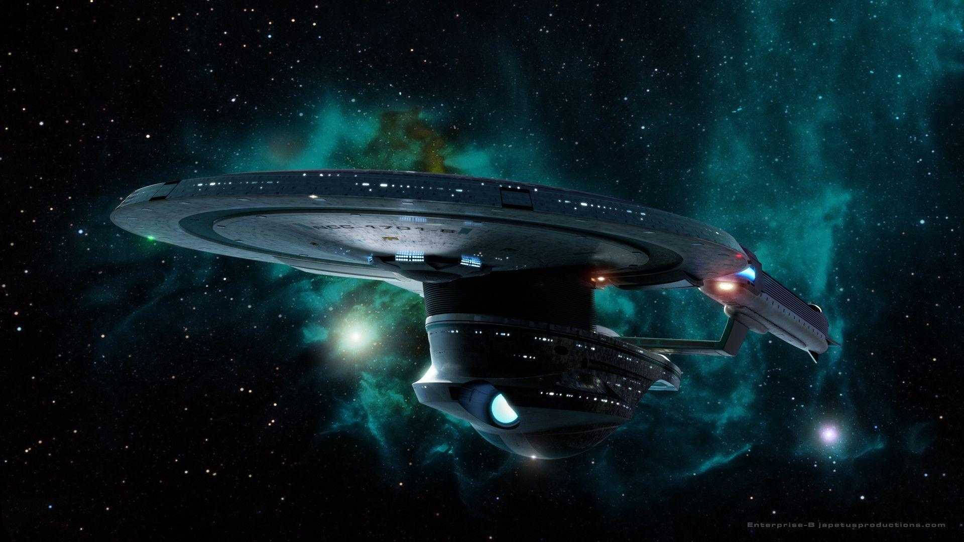 未來派太空船在深空中飛過發光的青綠色星雲。 — 星際迷航 壁紙