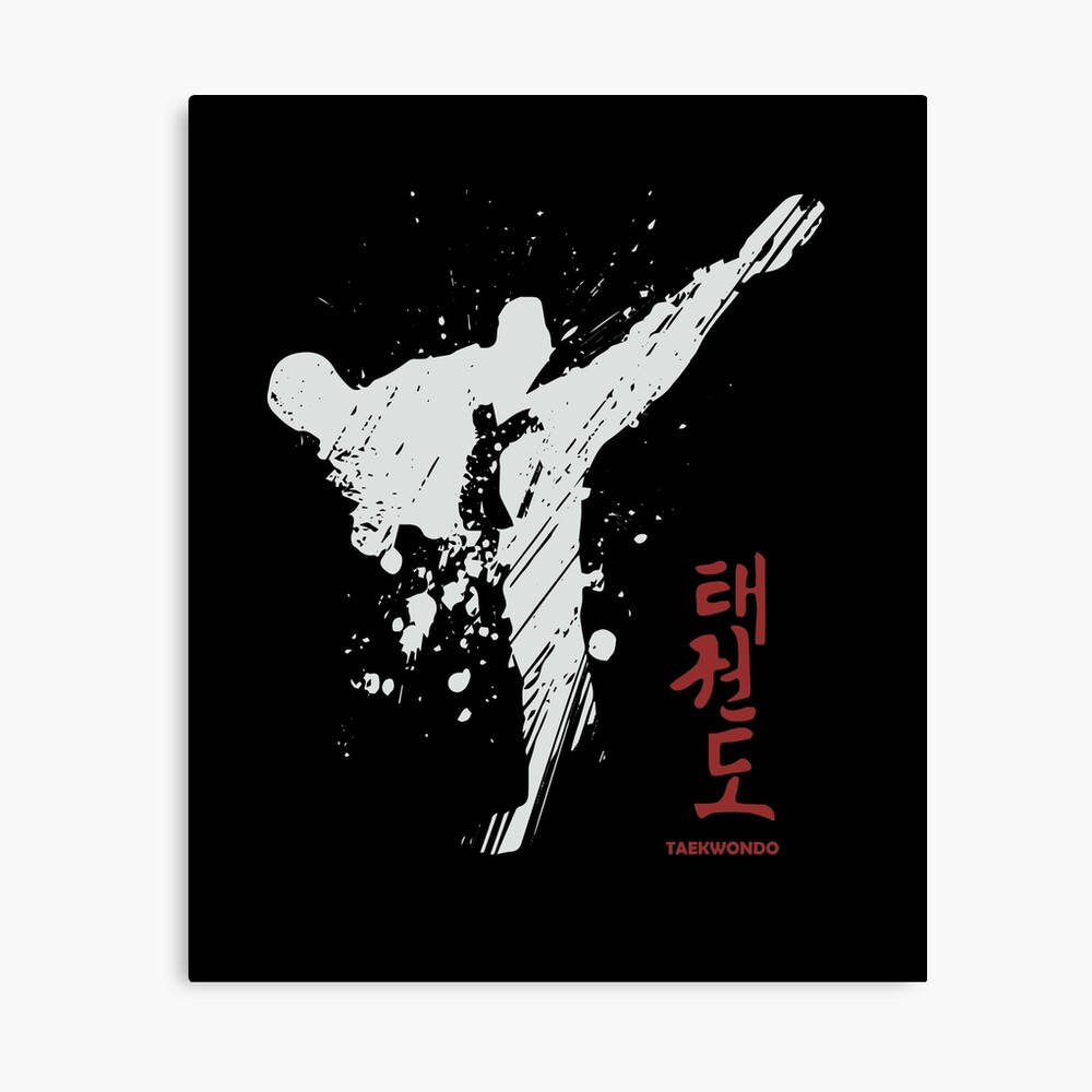 跆拳道運動踢擊數位藝術 壁紙 — 一個動態的白色筆觸剪影，描繪一位跆拳道選手在 stark 黑色背景上進行中踢，並帶有紅色韓文文字。