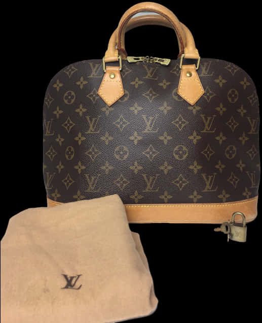 路易威登圖騰手袋配防塵袋與鎖 壁紙 — 經典棕色 Louis Vuitton Alma 手提包，配以棕褐色皮革手柄和防塵袋，置於黑色背景前。