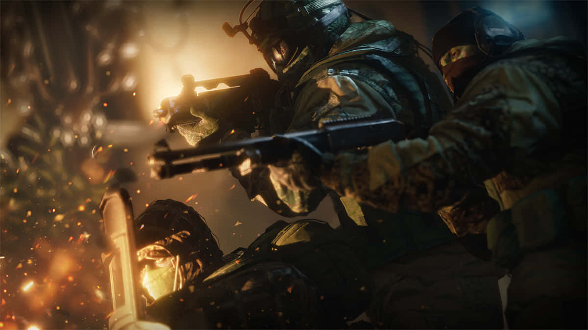 Rainbow Six Siege Doc 桌布 壁紙 — 身穿戰術裝備的士兵在混亂的戰鬥場景中，於飛濺的火花和煙霧中開火。