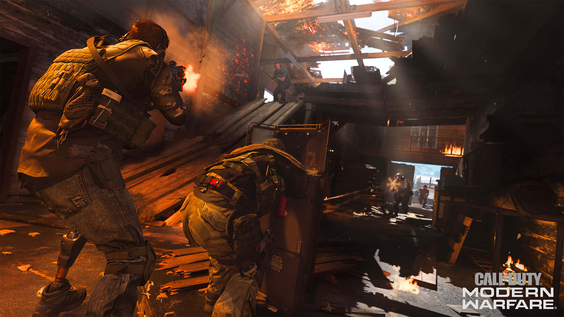 Call Of Duty Ps4 桌布 壁紙 — 身穿戰術裝備的士兵在燃燒且佈滿碎片的建築物內開火，火焰和煙霧瀰漫空氣中。