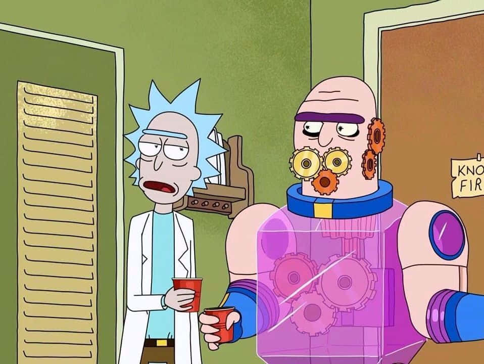 Total Rickall 桌布 壁紙 — 身穿白色實驗袍的瑞克·桑切斯拿著一個紅色杯子，旁邊有一個紫色透明機械人，機械人有齒輪眼睛和紫色頭帶。