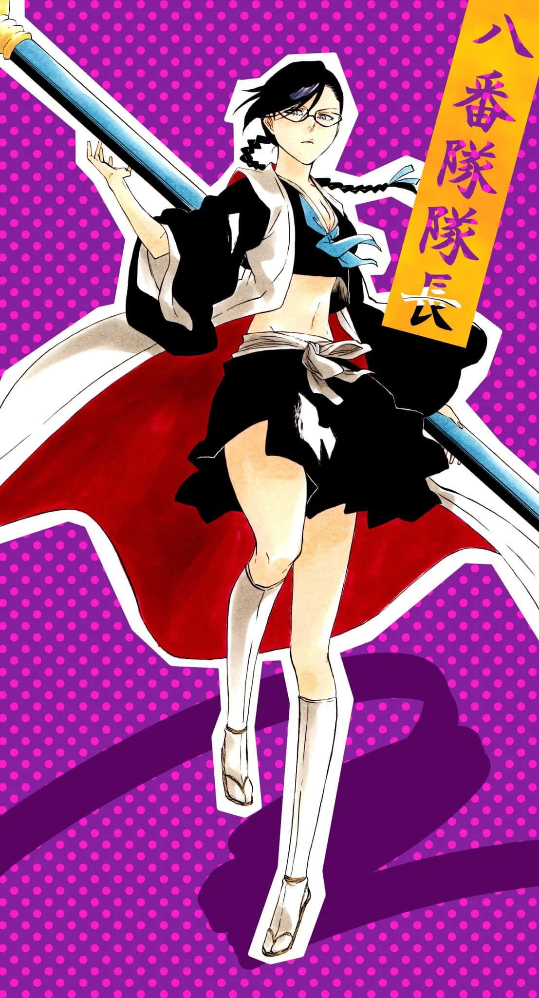 Lisa Yadomaru 桌布 壁紙 — 身穿黑白制服、披紅色斗篷的動漫女孩，在紫色圓點背景前手持劍。