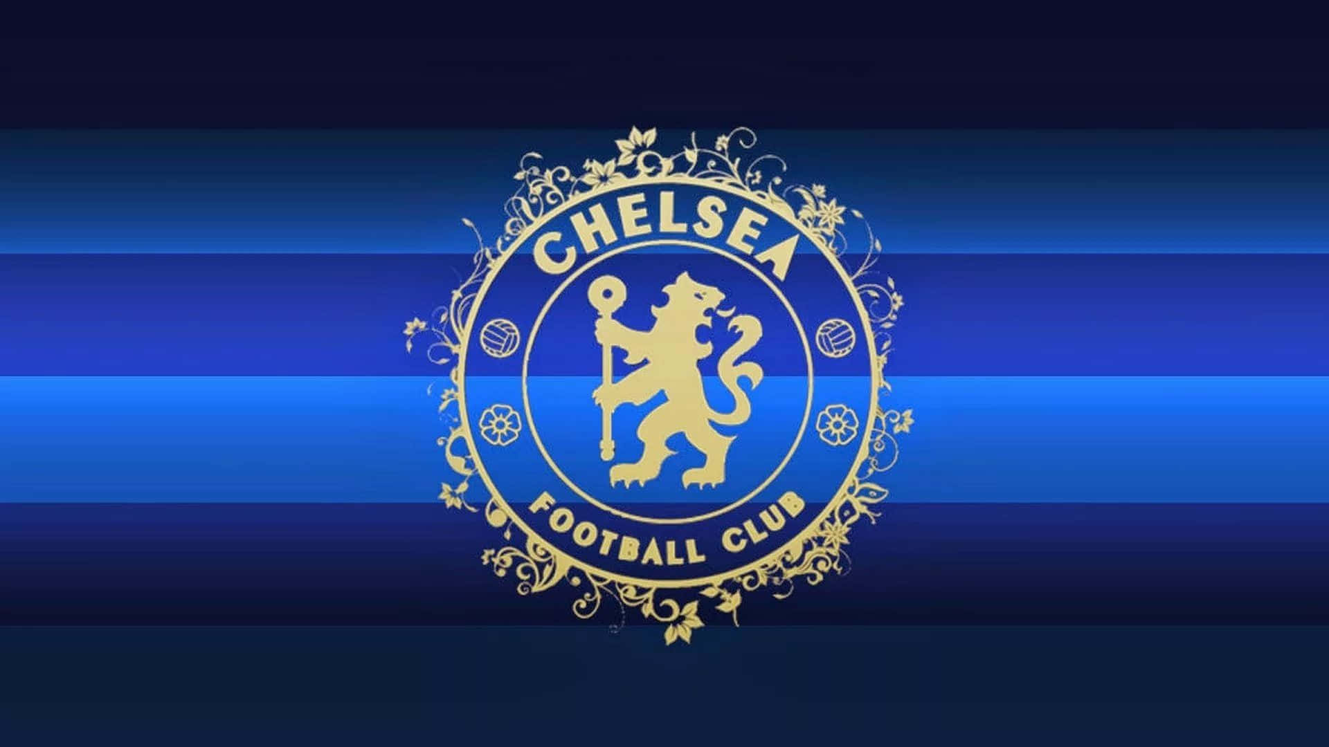 Chelsea 桌布 壁紙 — 車路士足球會金色會徽，飾有華麗花卉細節，居中於漸變藍色條紋背景上。