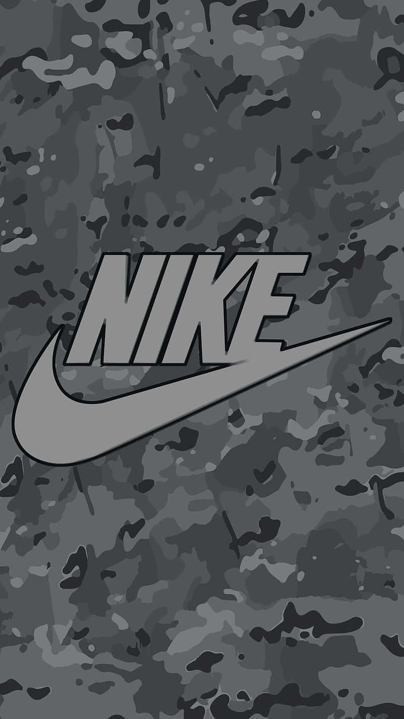 迷彩背景上的灰色Nike標誌