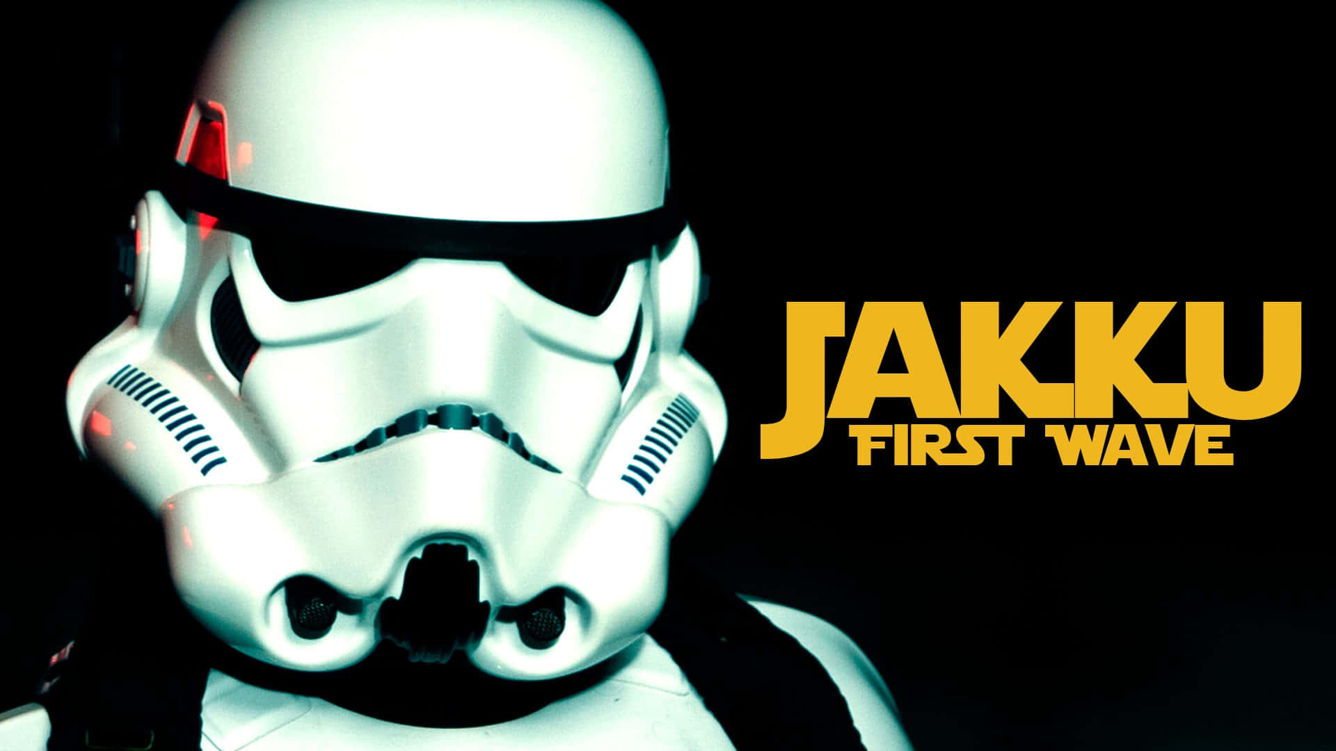 Jakku 桌布 壁紙 — 近距離拍攝的風暴兵頭盔，在戲劇性燈光下發光，帶有粗體黃色的「JAKKU FIRST WAVE」文字。