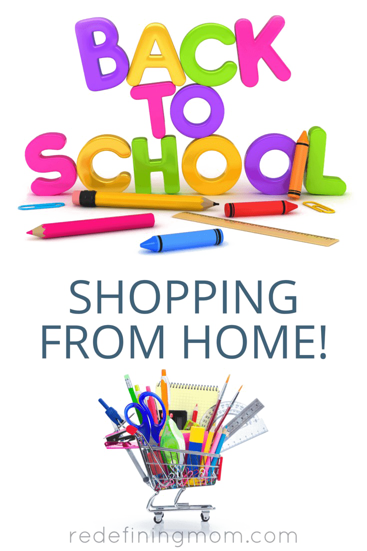 返校季線上購物車 壁紙 — 鮮豔的3D字母在白色背景上拼出「BACK TO SCHOOL」，上方有一個購物車裝滿了色彩繽紛的文具。