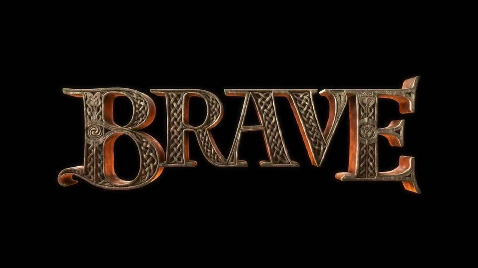 「BRAVE」呢個詞以發光嘅凱爾特風格金屬字母顯示喺黑色背景上。