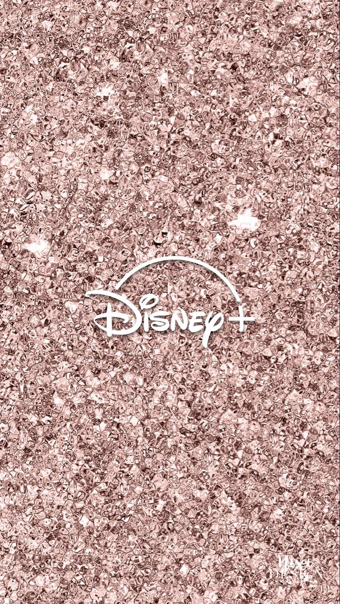 迪士尼標誌閃粉 壁紙 — Disney+ 標誌居中於閃爍的玫瑰金色閃粉背景上，帶有細微的白色斑點。