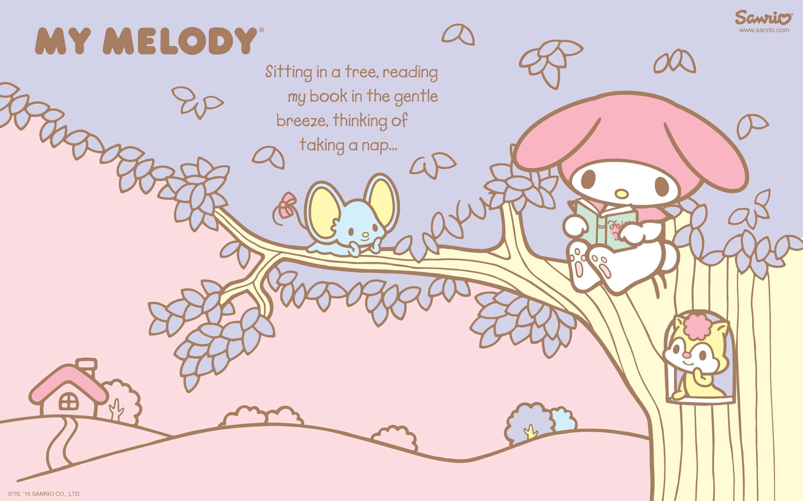 迷人My Melody櫻花背景 壁紙 — My Melody 坐在樹上睇書，樹葉飄過，附近有一隻藍色小老鼠同黃色貓仔。
